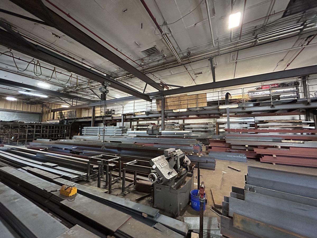 Band saw for cutting steel to length