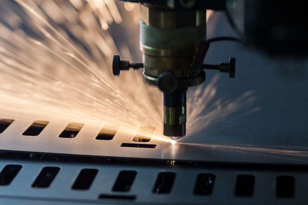 Cutting steel plate for custom fabrication in New York